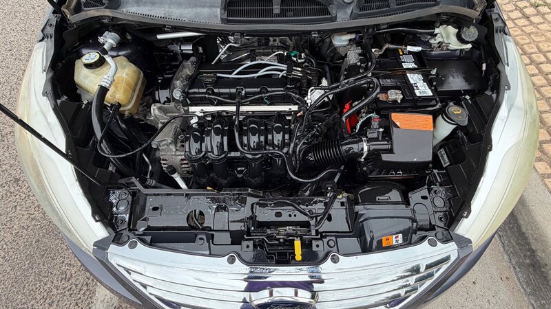 Used 2013 Ford Fiesta Titanium FWD image 12
