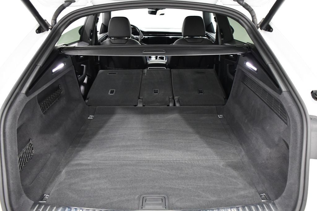 Used 2019 Audi Q8 Premium Plus w/ Premium Plus AWD/4WD image 23