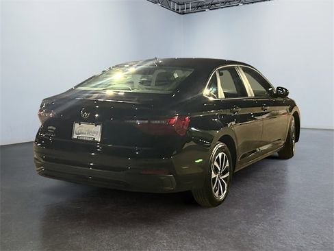 Used 2024 Volkswagen Jetta S image 5