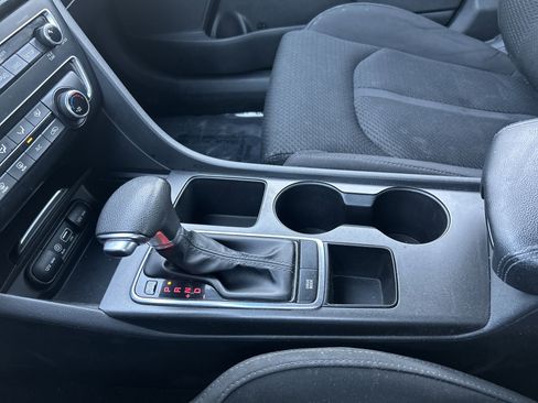 Used 2018 Kia Optima LX w/ 17" Alloy Wheels Package image 24