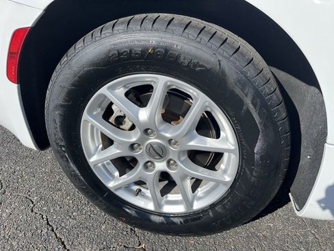 Used 2022 Chrysler Pacifica Touring-L image 33