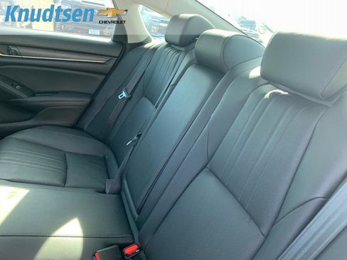 Used 2019 Honda Accord Touring image 17