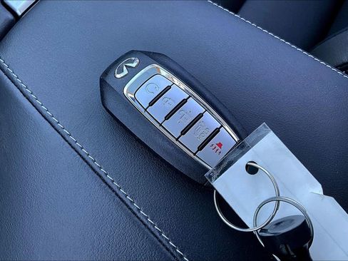 Certified 2025 INFINITI QX50 Luxe image 13