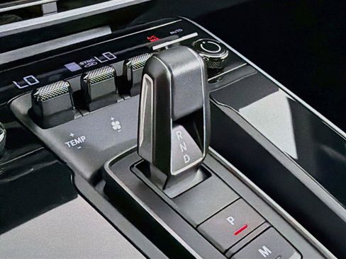 Certified 2025 Porsche 911 Turbo S AWD/4WD image 32