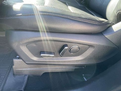 Used 2020 Ford Explorer Limited image 17