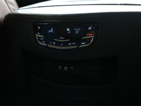 Used 2015 Cadillac Escalade ESV Premium image 25