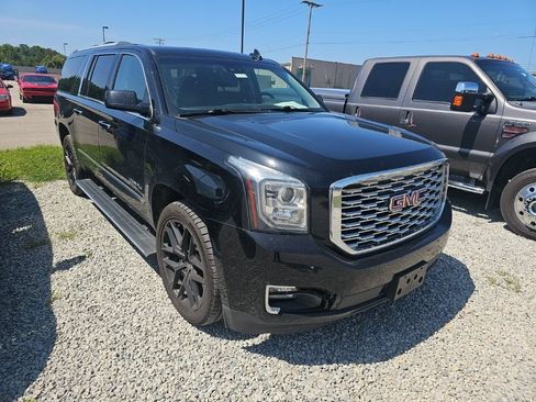 Used 2019 GMC Yukon XL Denali AWD/4WD image 6