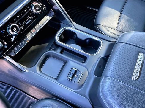 Used 2025 GMC Sierra 2500 Denali w/ Denali Reserve Package image 17