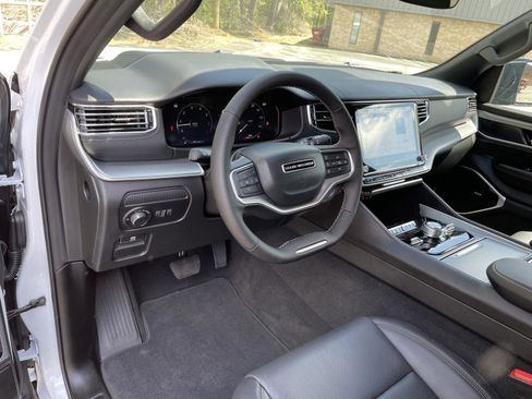 New 2026 Jeep Grand Wagoneer Limited AWD/4WD image 13