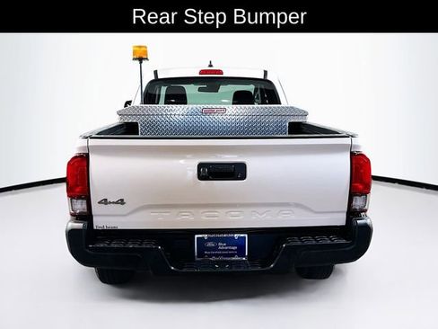 Used 2022 Toyota Tacoma SR AWD/4WD image 18