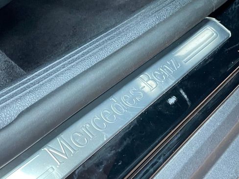 Used 2025 Mercedes-Benz GLC 350e 4MATIC image 31