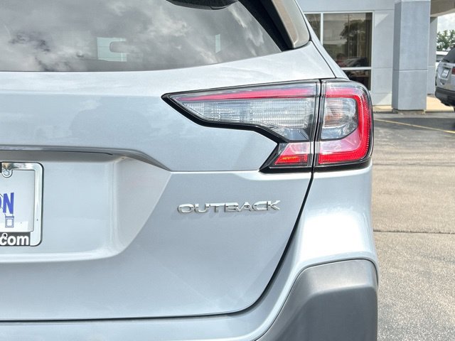 Used 2023 Subaru Outback Premium AWD/4WD image 9
