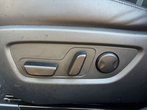 Used 2025 MAZDA CX-50 AWD 2.5 S w/ Premium Package image 23