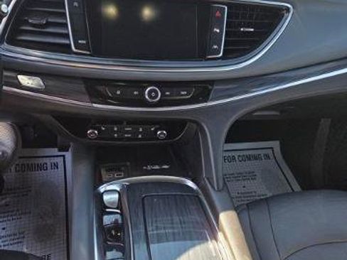 Used 2022 Buick Enclave Essence w/ Sport Touring Edition image 11