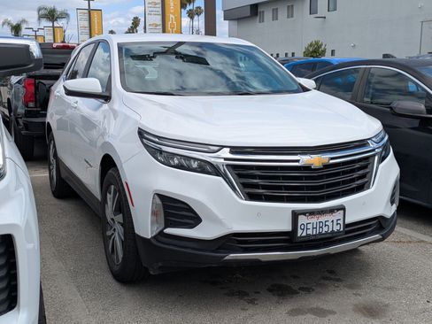 Used 2022 Chevrolet Equinox LT FWD image 2