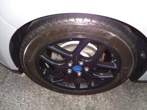 Used 2016 Ford Focus SE w/ Equipment Group 201A image 25