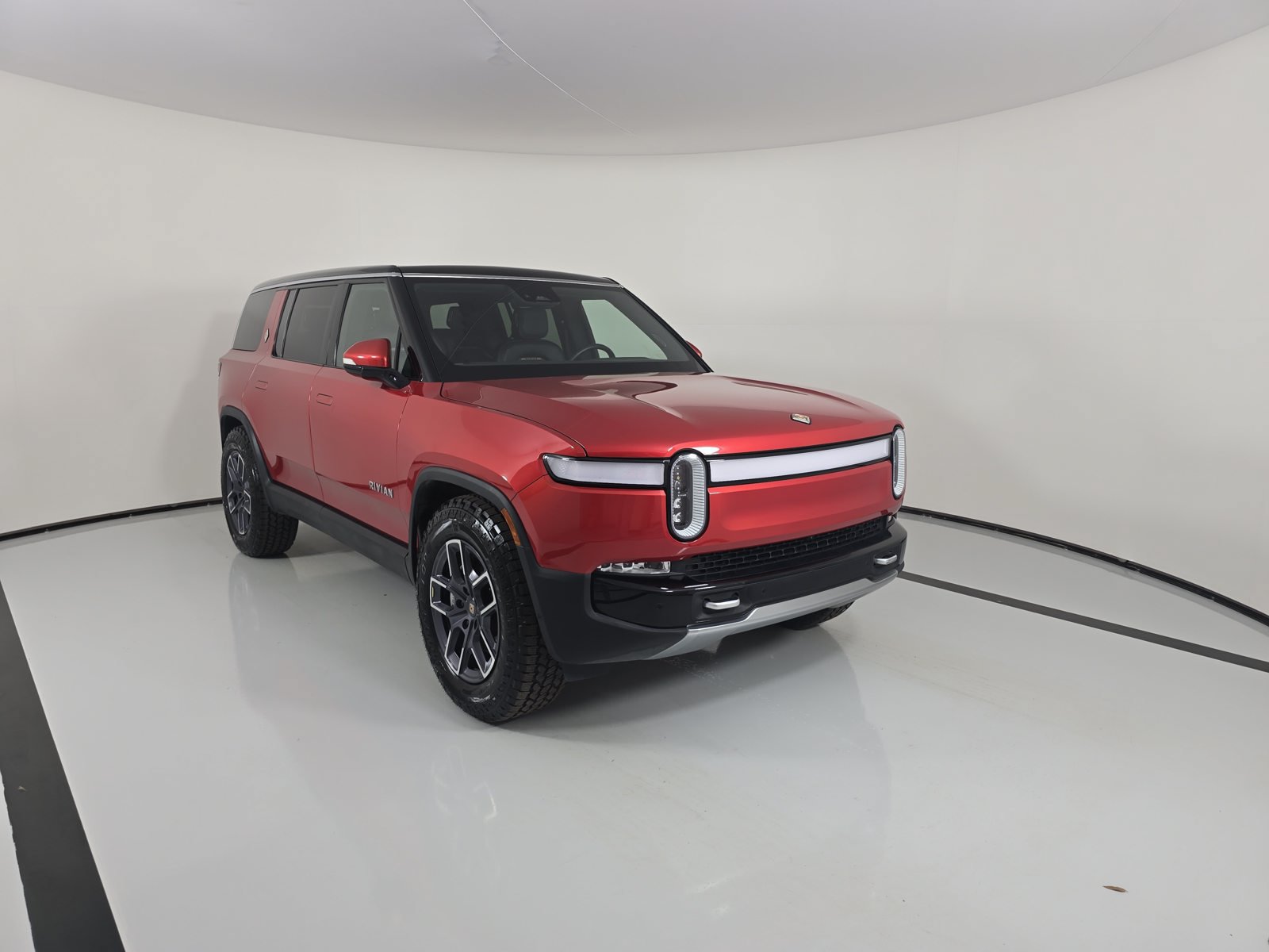 Used 2024 Rivian R1S Adventure Dual AWD/4WD image 7
