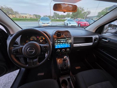 Used 2014 Jeep Compass Sport w/ Power Value Group FWD image 10
