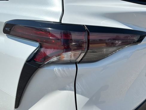 Used 2023 Toyota Sienna XLE FWD image 26
