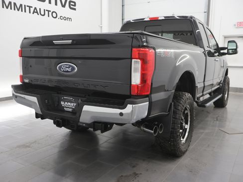Used 2019 Ford F350 Lariat w/ Chrome Package image 4