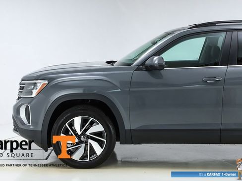 Used 2025 Volkswagen Atlas SE image 3