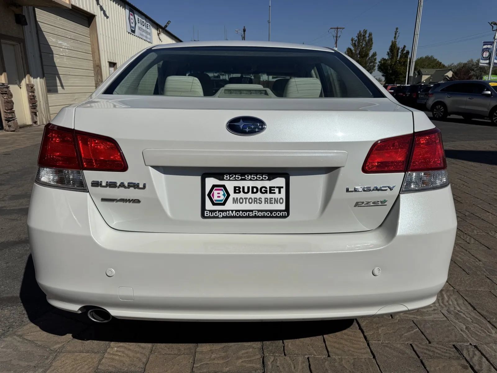 Used 2011 Subaru Legacy 2.5i Premium AWD/4WD image 3