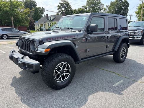 Certified 2025 Jeep Wrangler Unlimited Rubicon w/ Convenience Group AWD/4WD image 7