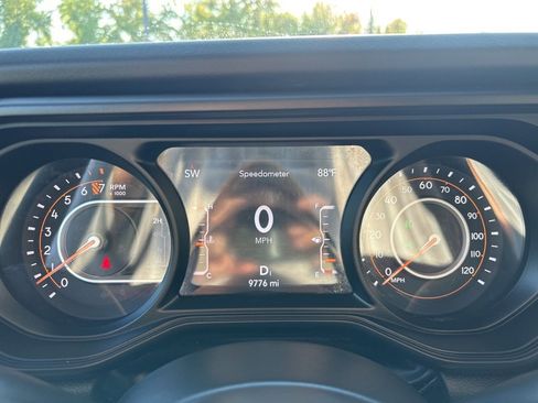 Certified 2024 Jeep Gladiator Rubicon w/ Technology Group image 14