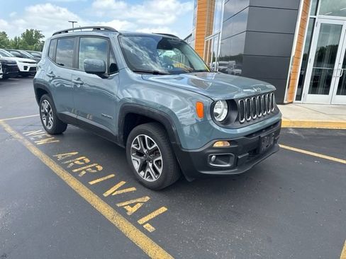 Used 2017 Jeep Renegade Latitude w/ Advanced Technology Group AWD/4WD image 2