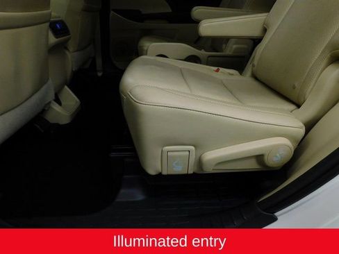 Used 2015 Toyota Highlander Limited image 24