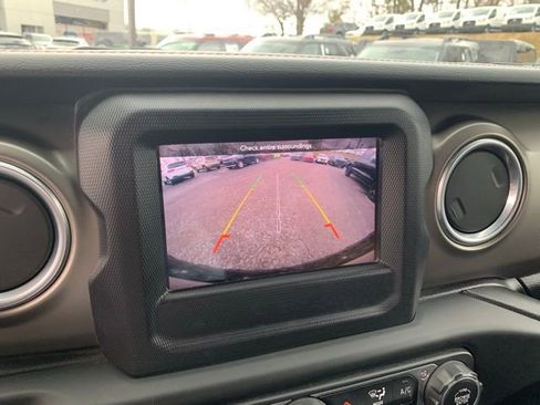 Used 2018 Jeep Wrangler Unlimited Rubicon image 17