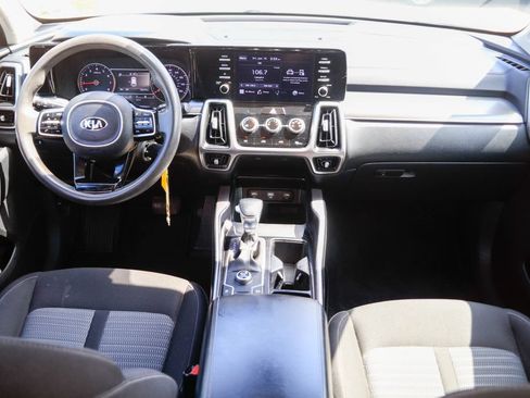 Used 2021 Kia Sorento LX FWD image 6