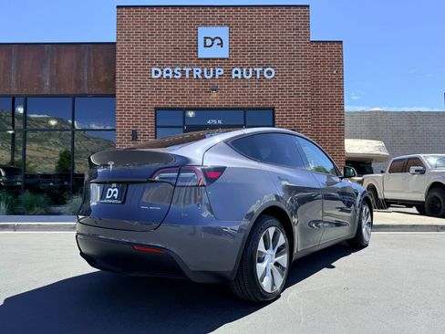 Used 2022 Tesla Model Y Long Range AWD/4WD image 7