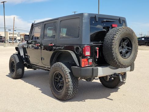 Used 2013 Jeep Wrangler Unlimited Sahara w/ Trailer Tow Group AWD/4WD image 3