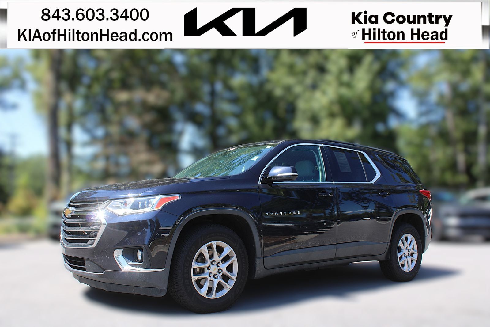 Used 2020 Chevrolet Traverse LT FWD image 1