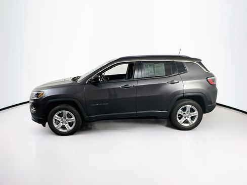 Used 2023 Jeep Compass Latitude AWD/4WD image 8