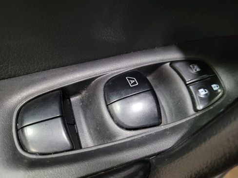 Used 2016 Nissan Rogue SV w/ SV Premium Package AWD/4WD image 27