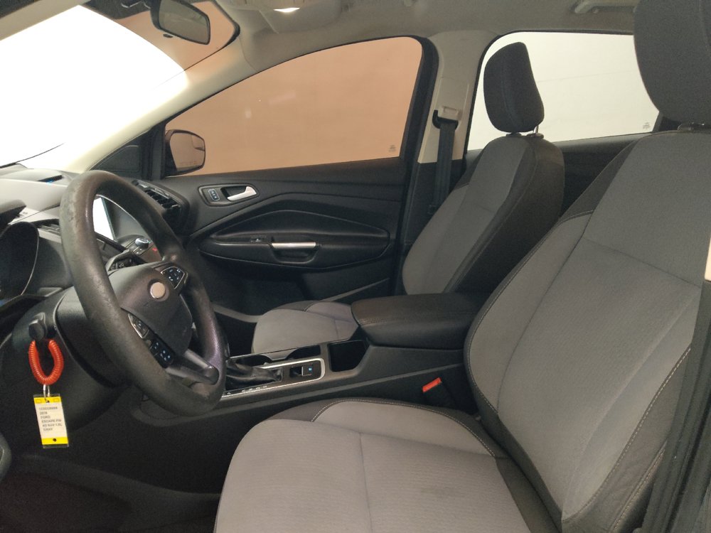 Used 2018 Ford Escape SE w/ SE Sync 3 Package FWD image 17