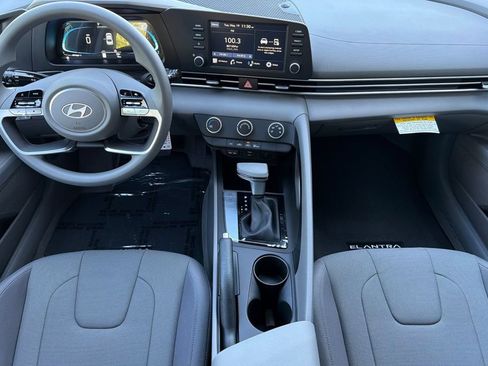 New 2026 Hyundai Elantra SE FWD image 10