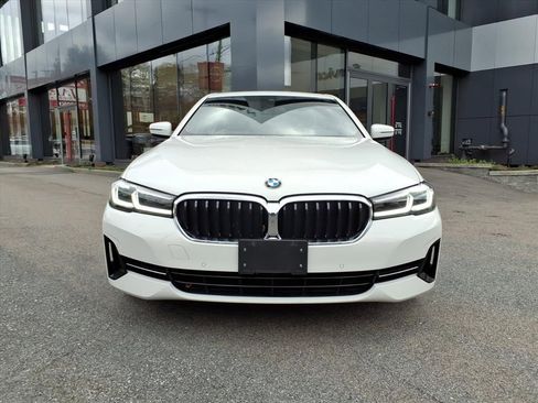 Used 2022 BMW 530i xDrive w/ Convenience Package image 2