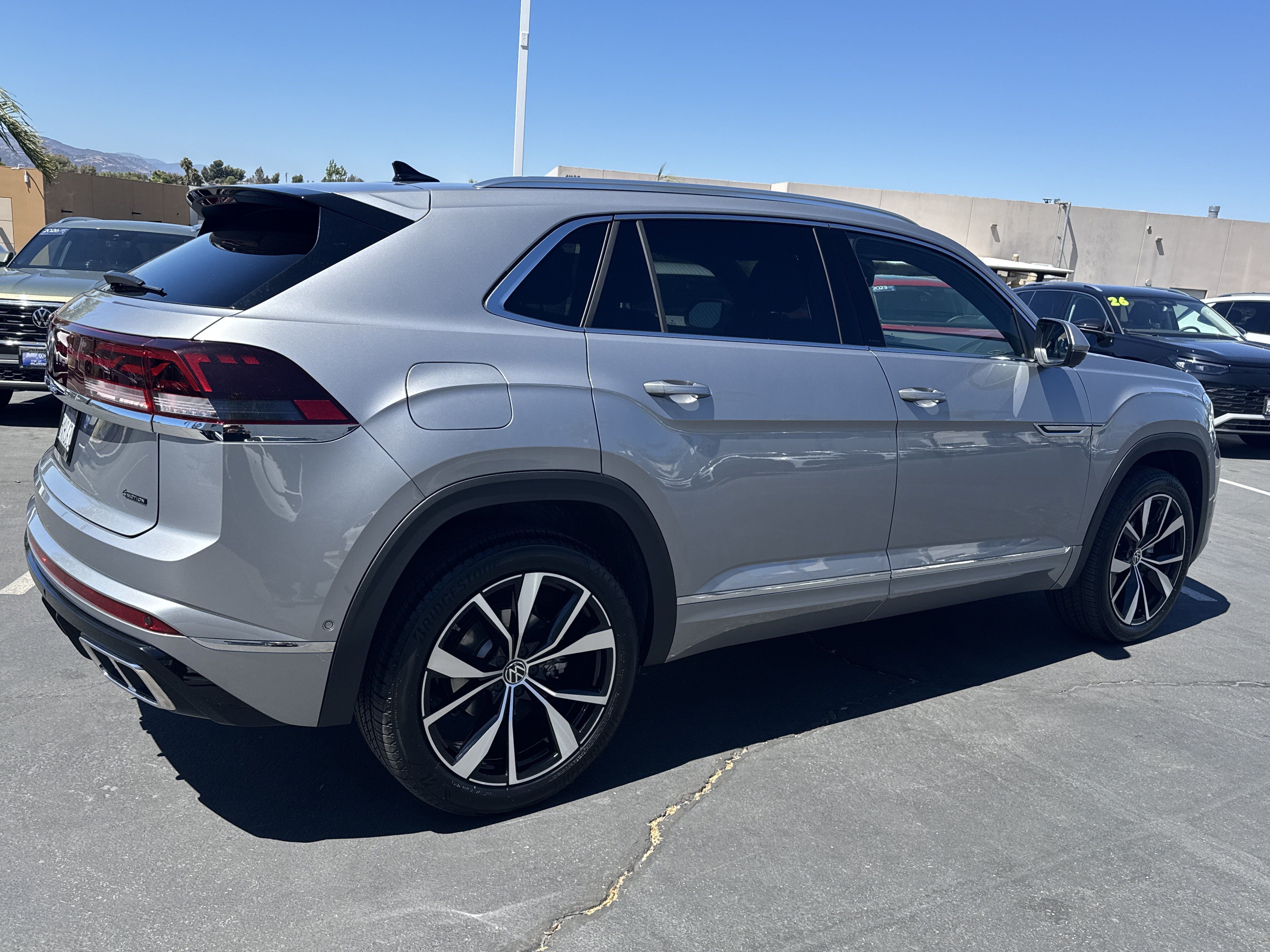 Used 2025 Volkswagen Atlas Cross Sport SEL Premium R-Line AWD/4WD image 9