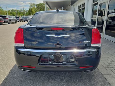 Used 2019 Chrysler 300 Touring L w/ Quick Order Package 22F RWD image 7