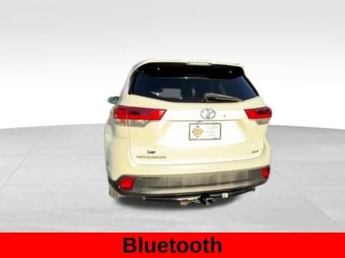 Used 2017 Toyota Highlander XLE image 8