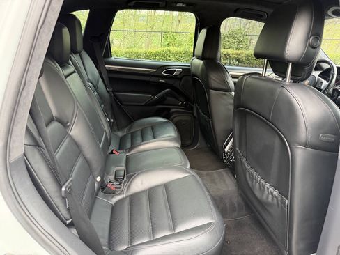 Used 2013 Porsche Cayenne Turbo AWD/4WD image 30