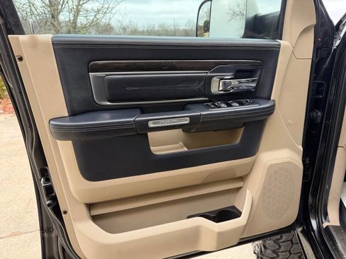 Used 2018 RAM 3500 Laramie Longhorn image 12