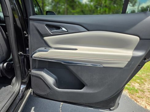 Used 2026 Chevrolet Traverse LT w/ Driver Confidence Package FWD image 23
