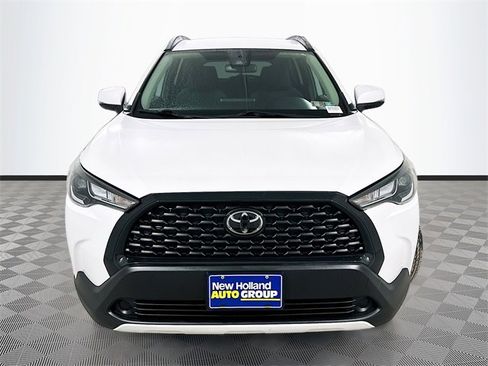 Certified 2022 Toyota Corolla Cross LE image 2