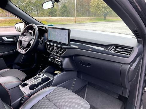 Used 2024 Ford Escape ST-Line w/ Tech Pack #1 AWD/4WD image 13