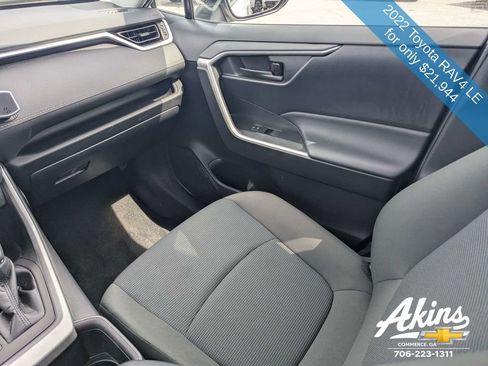 Used 2022 Toyota RAV4 LE FWD image 16