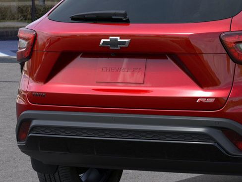 New 2026 Chevrolet Trax RS w/ Sunroof Package image 38